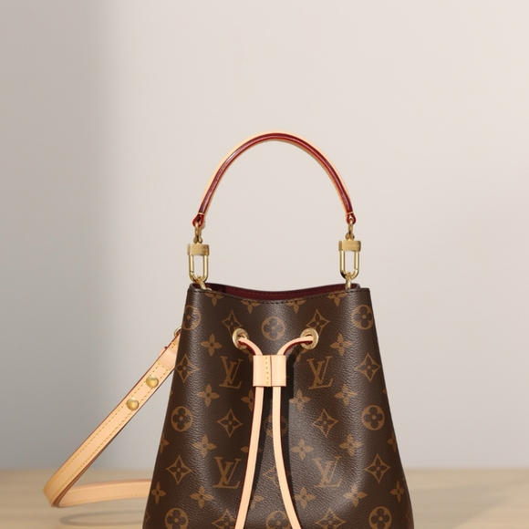 <AUTHENTIC>Louis Vuitton bag - Picture 1 of 8